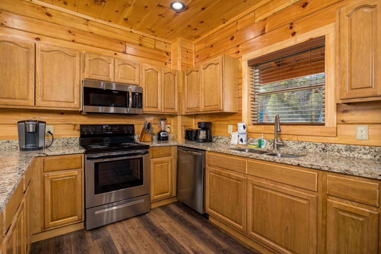 Mountain Haven: Dual Hot Tubs & Entertainment Hub Apartment Pigeon Forge Exterior photo